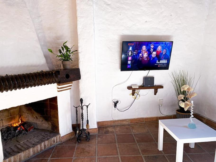 Casabenadalid. Con Piscina. Holiday home *
